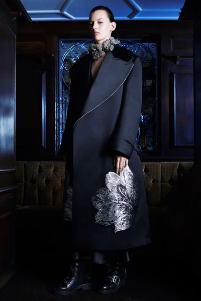 Look 10